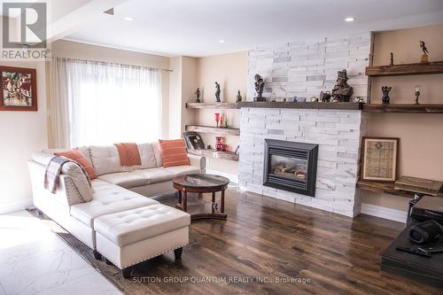 10 Anne Court, Grimsby, ON - Indoor Photo Showing Living Room With Fireplace