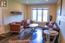 10 Anne Court, Grimsby, ON  - Indoor Photo Showing Living Room 