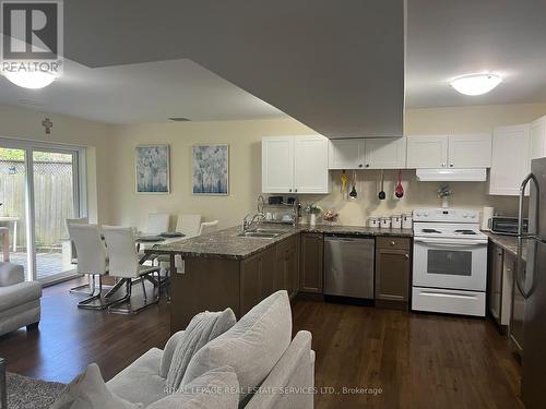 2 - 614 West 5Th Street, Hamilton, ON - Indoor Photo Showing Kitchen