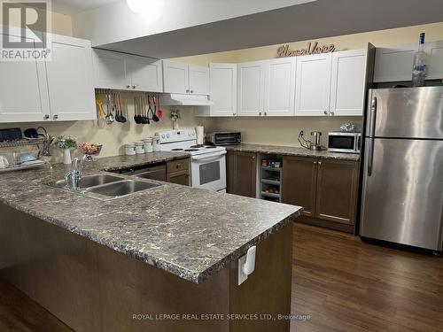 2 - 614 West 5Th Street, Hamilton, ON - Indoor Photo Showing Kitchen With Double Sink