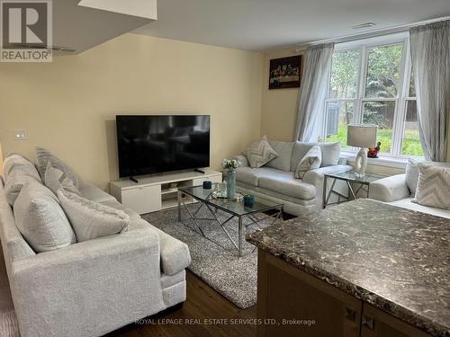 2 - 614 West 5Th Street, Hamilton, ON - Indoor Photo Showing Living Room