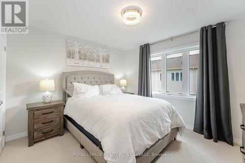 9 Dorchester Terrace, Hamilton, ON - Indoor Photo Showing Bedroom