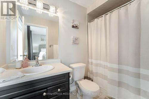 9 Dorchester Terrace, Hamilton, ON - Indoor Photo Showing Bathroom