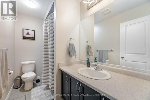 9 Dorchester Terrace, Hamilton, ON - Indoor Photo Showing Bathroom