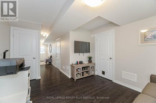 9 Dorchester Terrace, Hamilton, ON - Indoor Photo Showing Other Room