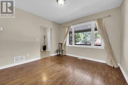 31 Gibson Avenue, Hamilton, ON - Indoor Photo Showing Other Room