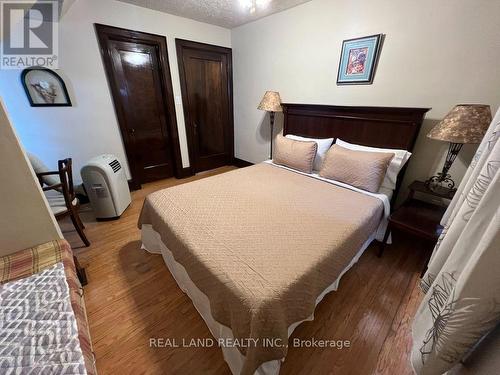 5903 Delaware Street, Niagara Falls, ON - Indoor Photo Showing Bedroom