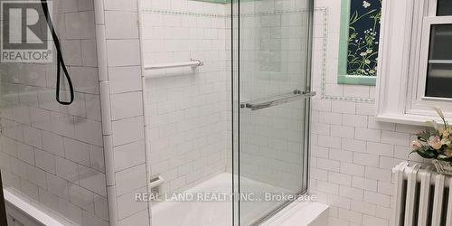 5903 Delaware Street, Niagara Falls, ON - Indoor Photo Showing Bathroom