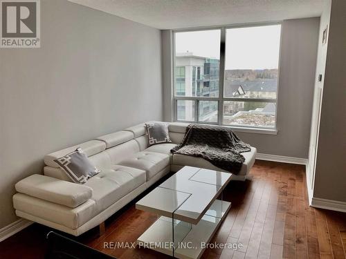 510 - 50 Disera Drive, Vaughan, ON - Indoor Photo Showing Living Room