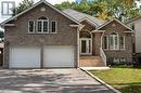 61 Fergus Avenue, Richmond Hill, ON  - Outdoor With Facade 