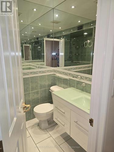 61 Fergus Avenue, Richmond Hill, ON - Indoor Photo Showing Bathroom