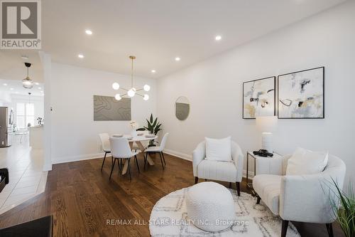 3009 Bur Oak Avenue, Markham, ON - Indoor Photo Showing Living Room