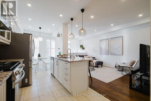 3009 Bur Oak Avenue, Markham, ON - Indoor Photo Showing Kitchen With Upgraded Kitchen