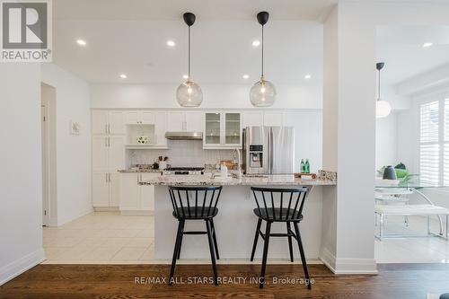 3009 Bur Oak Avenue, Markham, ON - Indoor Photo Showing Kitchen With Upgraded Kitchen