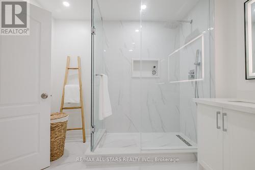 3009 Bur Oak Avenue, Markham, ON - Indoor Photo Showing Bathroom