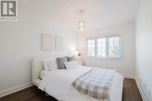 3009 Bur Oak Avenue, Markham, ON - Indoor Photo Showing Bedroom