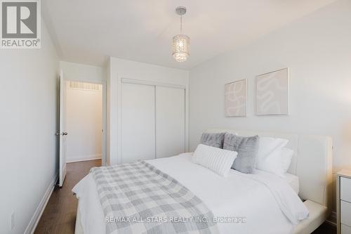 3009 Bur Oak Avenue, Markham, ON - Indoor Photo Showing Bedroom