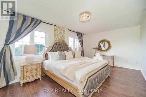 24 Crestbank Court, Vaughan, ON - Indoor Photo Showing Bedroom