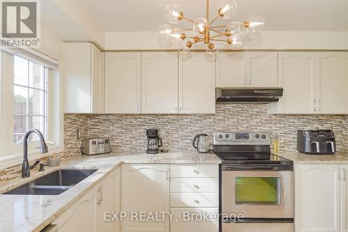 24 Crestbank Court, Vaughan, ON - Indoor Photo Showing Kitchen With Double Sink With Upgraded Kitchen