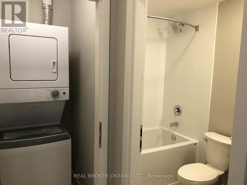 2010 - 20 George Street, Hamilton, ON - Indoor Photo Showing Laundry Room