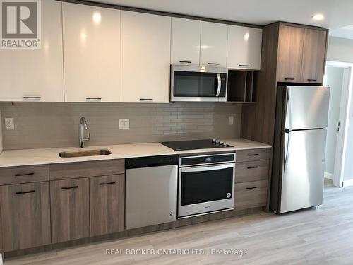 2010 - 20 George Street, Hamilton, ON - Indoor Photo Showing Kitchen