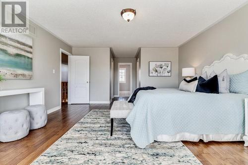 1182 Lindenrock Drive, Oakville, ON - Indoor Photo Showing Bedroom