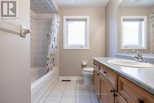 1182 Lindenrock Drive, Oakville, ON - Indoor Photo Showing Bathroom