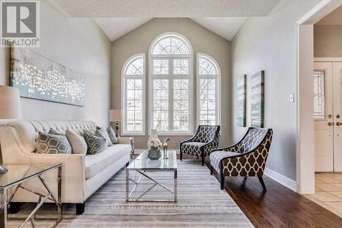 1182 Lindenrock Drive, Oakville, ON - Indoor Photo Showing Living Room