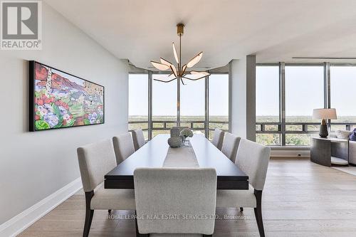 Ph2 - 2170 Marine Drive, Oakville, ON - Indoor Photo Showing Dining Room