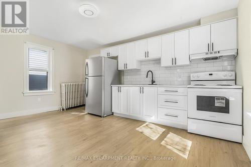 16 Albert Street, Welland, ON - Indoor Photo Showing Kitchen