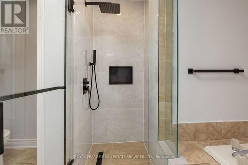 164 Warner Drive, Oakville, ON - Indoor Photo Showing Bathroom