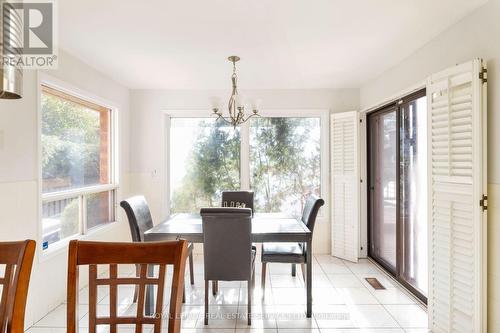 164 Warner Drive, Oakville, ON - Indoor Photo Showing Dining Room