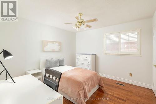 164 Warner Drive, Oakville, ON - Indoor Photo Showing Bedroom