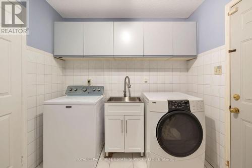 164 Warner Drive, Oakville, ON - Indoor Photo Showing Laundry Room