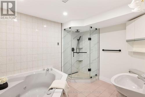 164 Warner Drive, Oakville, ON - Indoor Photo Showing Bathroom