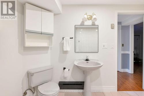 164 Warner Drive, Oakville, ON - Indoor Photo Showing Bathroom