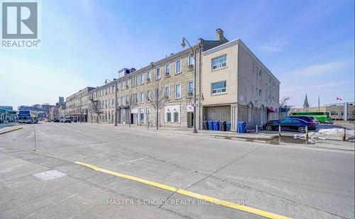 401 - 106 Carden Street, Guelph, ON - Outdoor