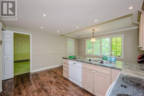 120 Ulster Drive, Oakville, ON - Indoor Photo Showing Kitchen With Double Sink