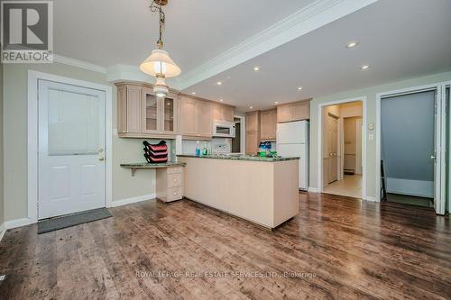 120 Ulster Drive, Oakville, ON - Indoor Photo Showing Kitchen