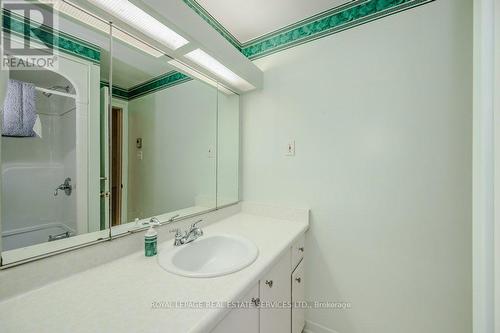 120 Ulster Drive, Oakville, ON - Indoor Photo Showing Bathroom