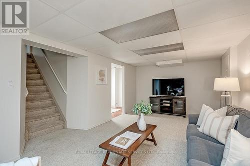 3532 Pitch Pine Crescent, Mississauga, ON - Indoor Photo Showing Living Room