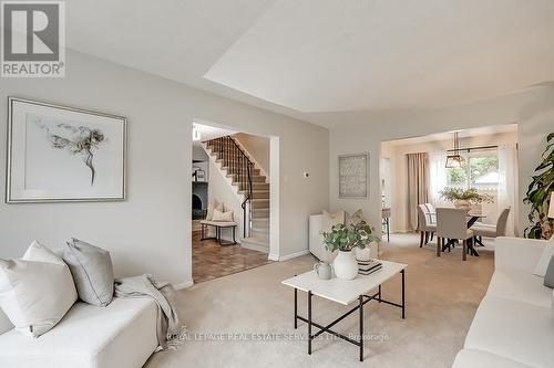 3532 Pitch Pine Crescent, Mississauga, ON - Indoor Photo Showing Living Room