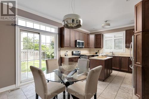 2223 Whistling Springs Crescent, Oakville, ON - Indoor Photo Showing Dining Room