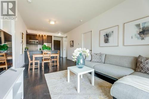 305 - 5005 Harvard Road, Mississauga, ON - Indoor Photo Showing Living Room