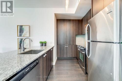 305 - 5005 Harvard Road, Mississauga, ON - Indoor Photo Showing Kitchen With Stainless Steel Kitchen With Upgraded Kitchen