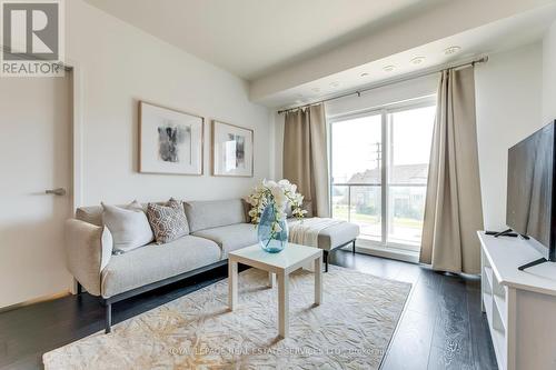 305 - 5005 Harvard Road, Mississauga, ON - Indoor Photo Showing Living Room