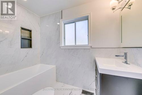 27 Theodore Drive, Mississauga, ON - Indoor Photo Showing Bathroom