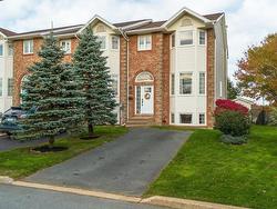 54 Russell Lake Drive  Dartmouth, NS B2W 6J2