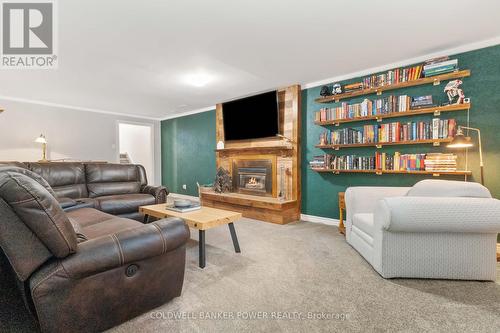 227 Ardsley Crescent, London, ON - Indoor Photo Showing Living Room With Fireplace