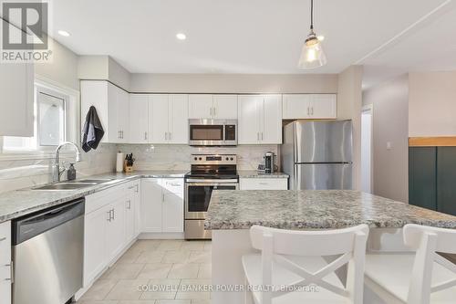 227 Ardsley Crescent, London, ON - Indoor Photo Showing Kitchen With Stainless Steel Kitchen With Upgraded Kitchen